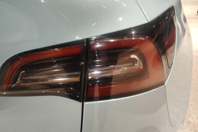 Used Tesla Model Y 2023 Long-Range All-Wheel-Drive Version