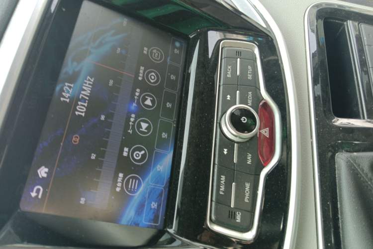 Used JAC Refine M4 2016 2.0L Manual Luxury Version