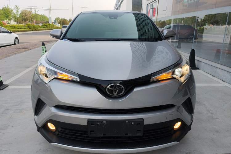 Used Toyota IZOA 2018 2.0L Yichi Edition China V Standard