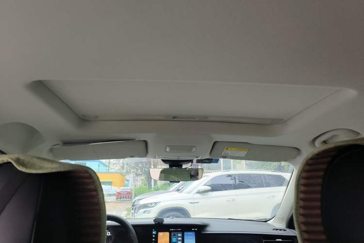 Used Roewe i5 2023 1.5L CVT Luxury Edition Headliner