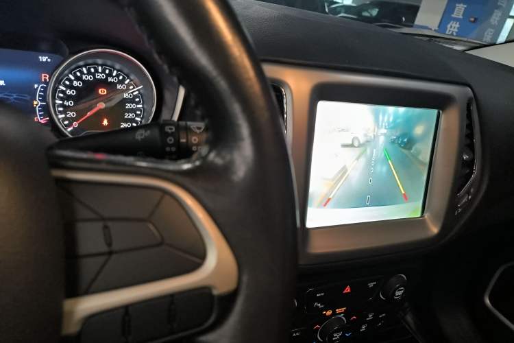 Used Jeep Compass 2017 200T Automatic Family Edition Audio And AC Panel