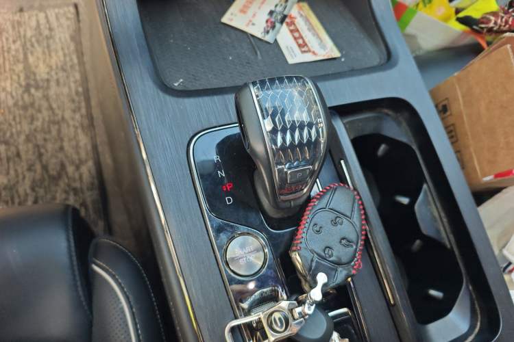 Used GAC Trumpchi GS8 2022 Double-Energy Series 2.0TM Four-Wheel Drive Premium Edition (7 Seats) Gear Lever