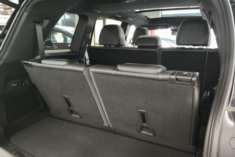 Used GAC Trumpchi GS8 2022 Linghang Series 2.0 TGDI Two-Wheel-Drive Luxury Smart Connectivity Version (7 Seats) Trunk