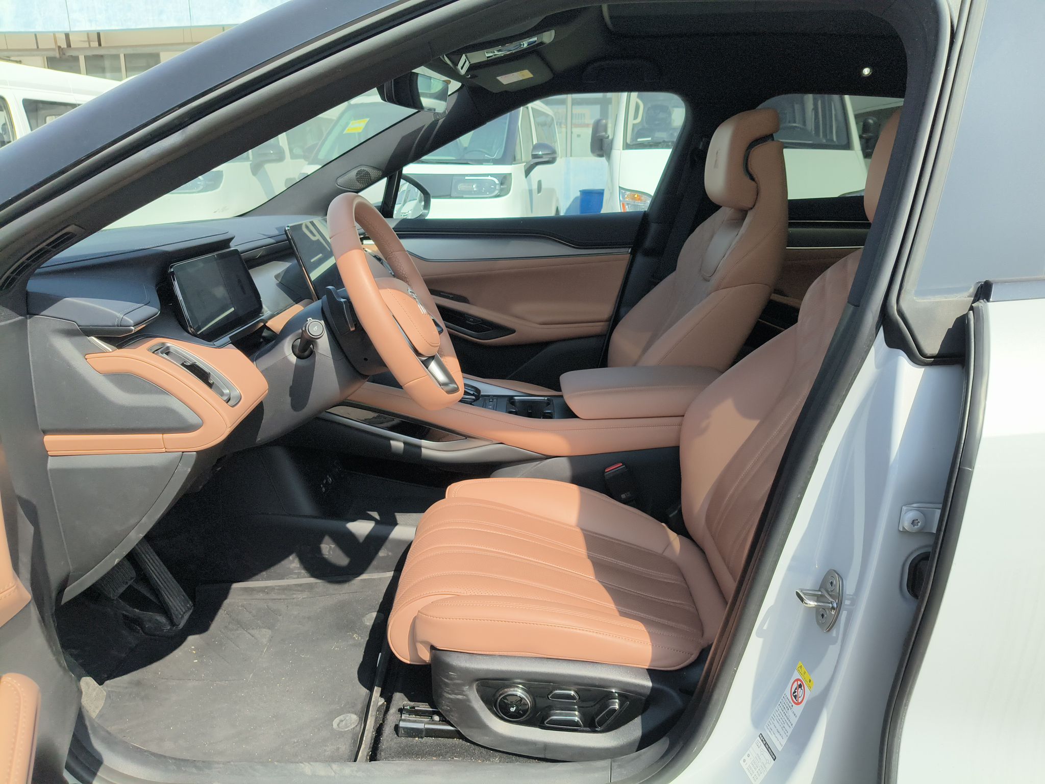 Переднее сиденье в автомобиле