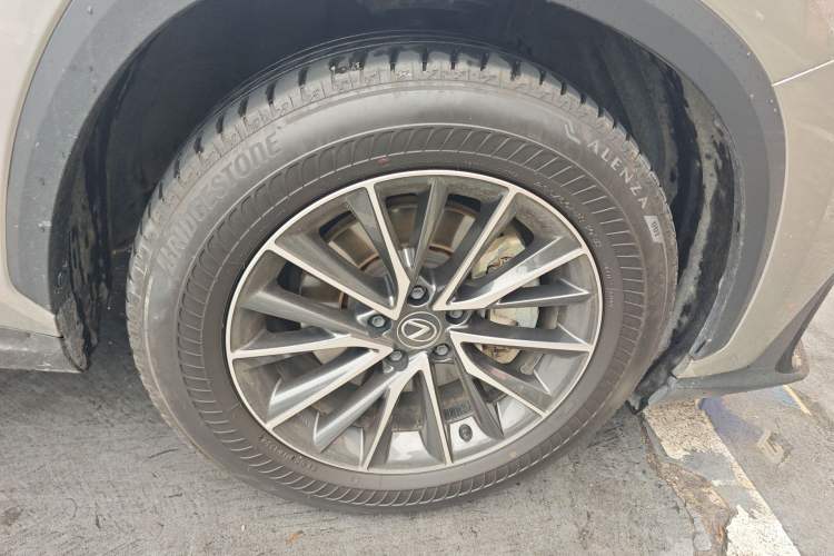 Used Lexus NX New Energy 2024 400h+ Comfort Edition Right Front Wheel Hub