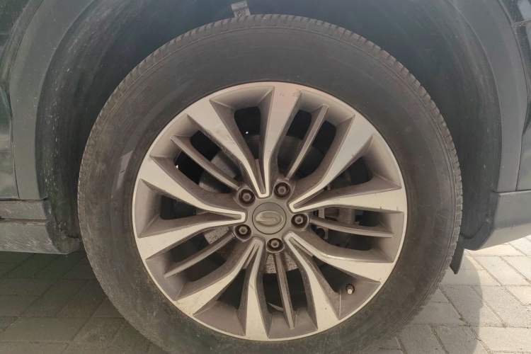 Used GAC Trumpchi GS8 2017 320T Two-Wheel Drive Luxury Smart Connectivity Version (7 Seats) Right Front Wheel Hub