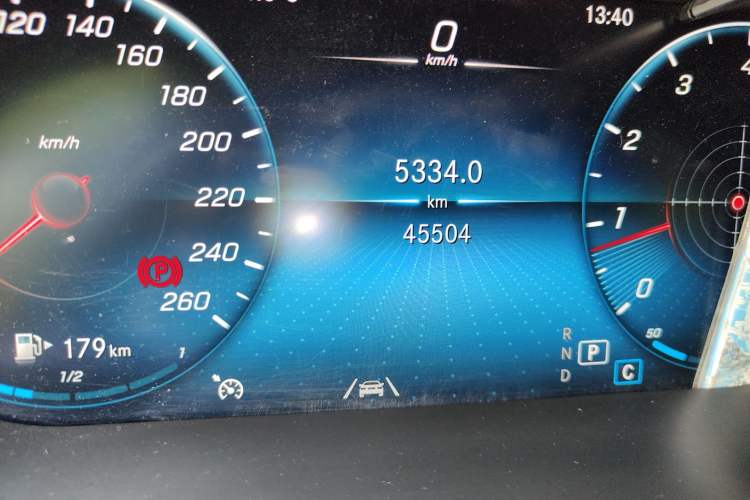 Used Mercedes-Benz GLC 2021 GLC 300 L 4MATIC Luxury Model Odometer Close Up
