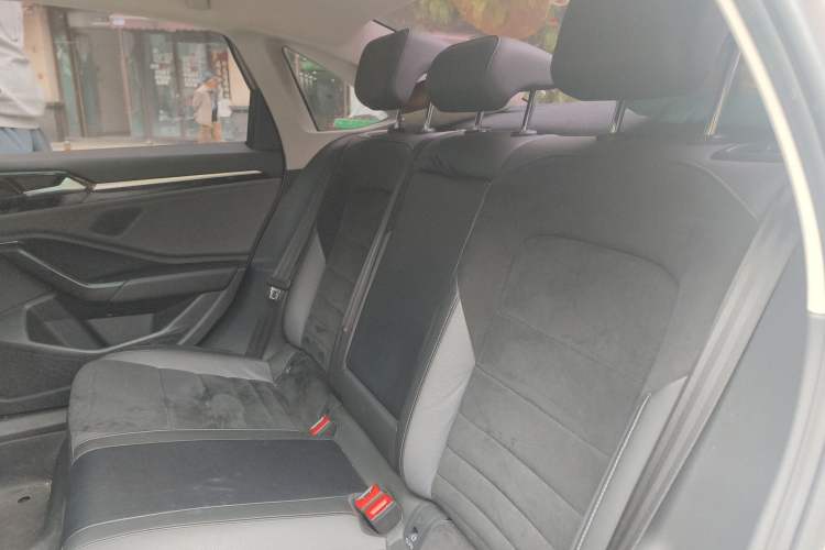 Used Volkswagen Sagitar 2019 280TSI DSG Luxury Model China V Emission Standard Left Rear Seat