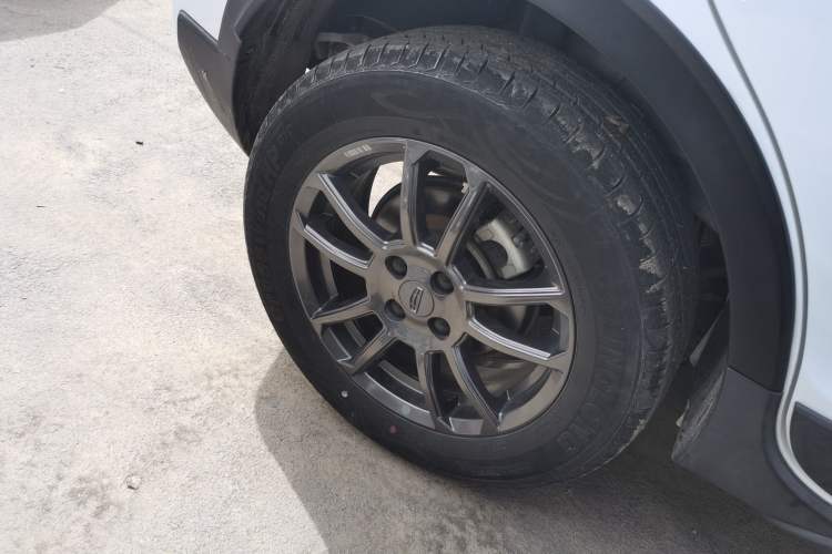 Used Geely Auto Vision X3 2021 PRO 1.5L CVT Deluxe Model
