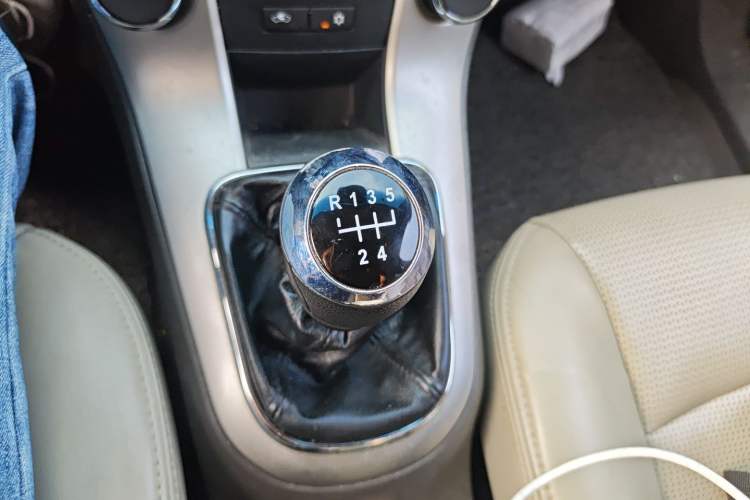 Used Chevrolet Cruze 2015 1.5L Classic SL MT
