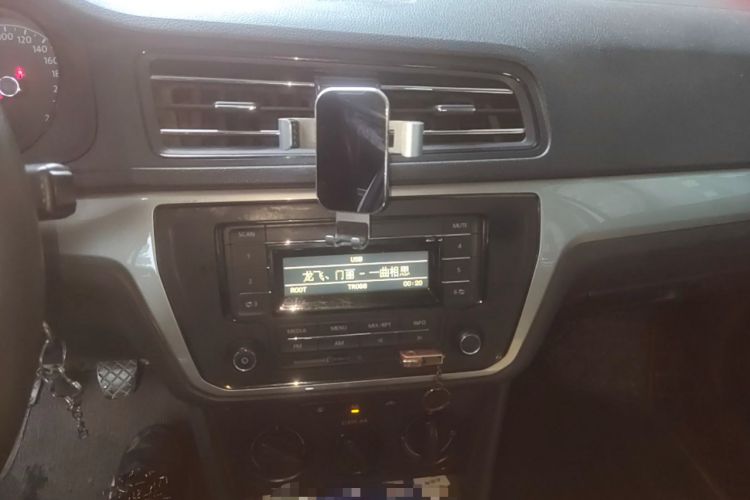 Used Volkswagen Lavida 2019 Lavida Start 1.5L Manual Fashion Edition China VI Standard Audio And AC Panel