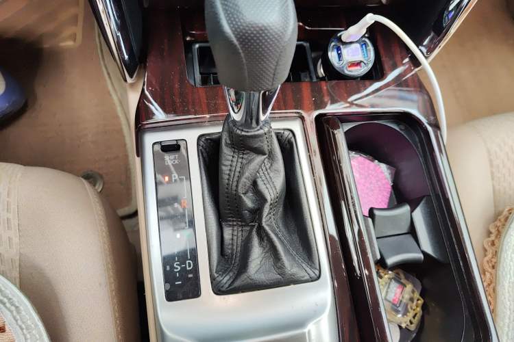 Used Toyota Reiz 2012 2.5V Fengdu Elite Stylish Edition Gear Lever