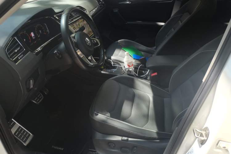 Used Volkswagen Tiguan L 2019 Restyled 330TSI Automatic Two-Wheel Drive R-Line Flagship Version China VI Standard
