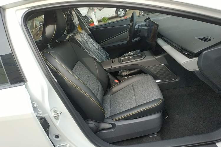 Used Toyota bZ5 2025 Model 550 JOY Right Front Seat