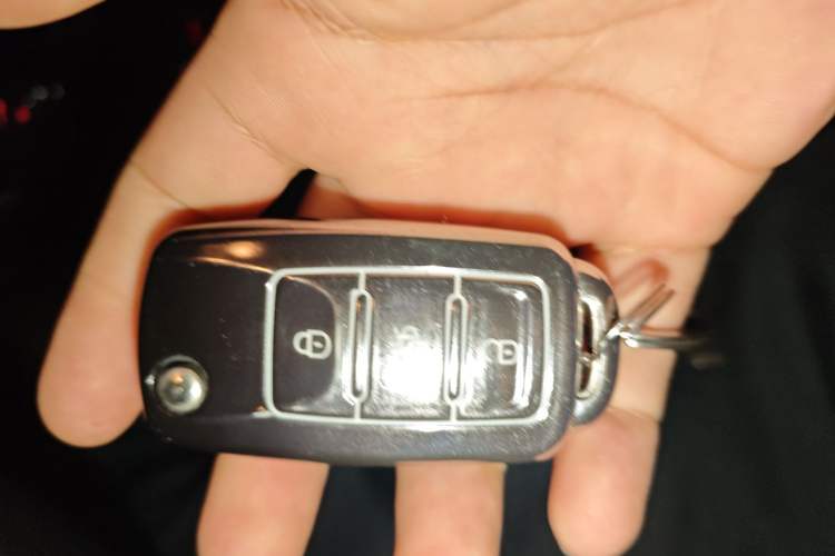 Used Volkswagen Lavida 2015 1.6L Automatic Luxury Edition Vehicle Key