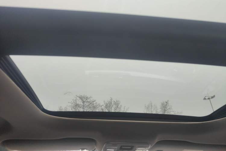 Used Geely Auto Emgrand X7 Sport 2018 1.8TD Automatic Two-Wheel Drive Smart Connect 4G Internet Edition Headliner