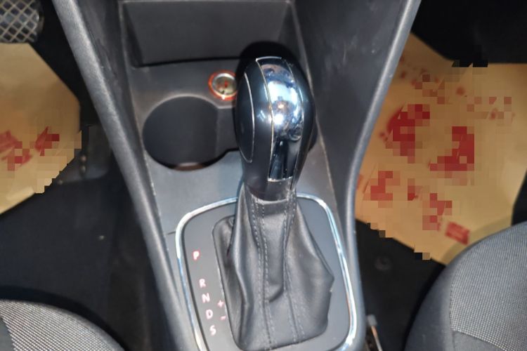 Used Volkswagen Polo 2014 1.4L Automatic Comfort Edition Gear Lever