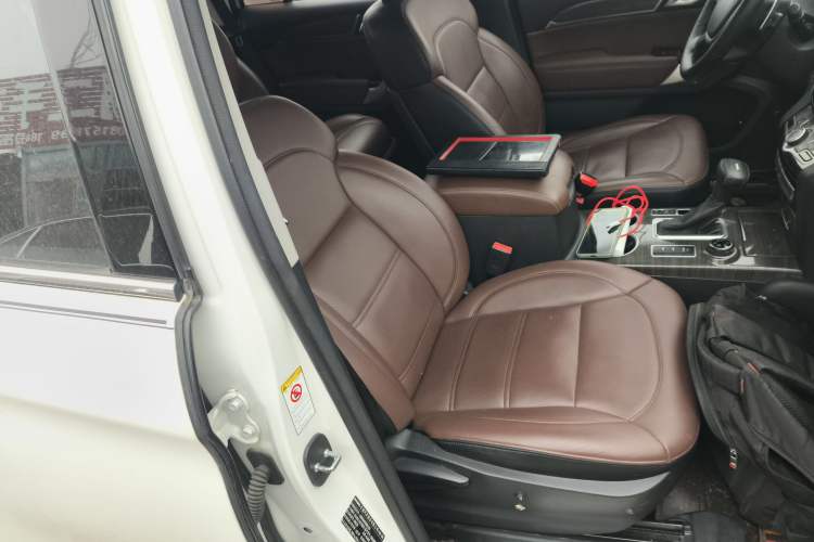 Used Haval H9 2016 2.0T Four-Wheel Drive Elite Version 7 Seats