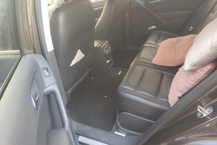 Used Volkswagen Tiguan 2015 1.8TSI Automatic Two-Wheel Drive Comfort Edition Left Rear Seat