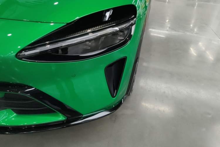 Used Xiaomi Auto YU7 2025 Ultra-Long Range High-Performance All-Wheel-Drive Max Edition Left Front Headlight