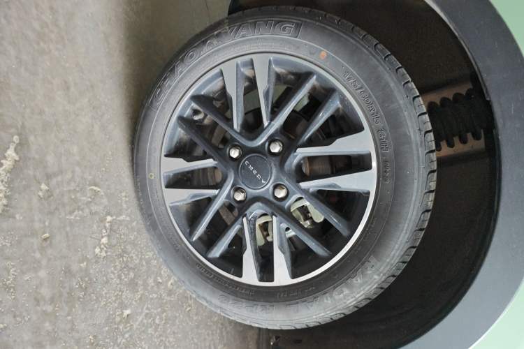 Used Chery Little Ant 2022 Revised Version Sweet Pink Edition Half-Sugar Version Lithium Iron Phosphate 30.7 kWh 30 kW 301 km Right Rear Wheel Hub