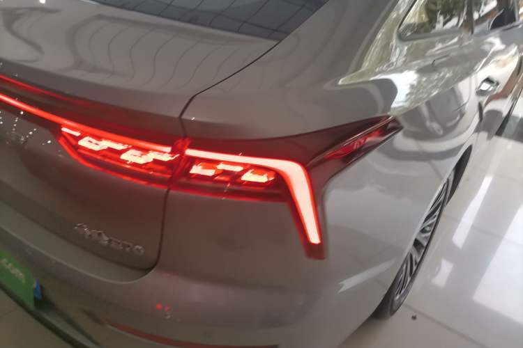 Used Bestune B70 2021 1.5T Automatic 15th Anniversary Edition Exterior 3