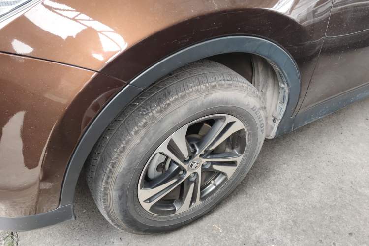 Used Toyota RAV4 2015 2.0L CVT Two-Wheel Drive Fashion Edition