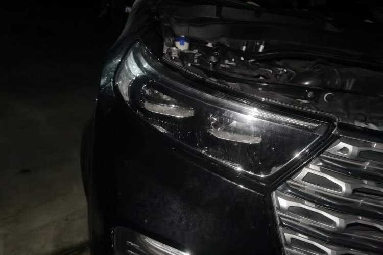 Used Ford Explorer 2020 EcoBoost 285 Rear-Drive Trend Edition 7-Seater Right Front Headlight