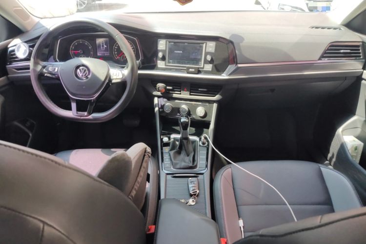 Used Volkswagen Sagitar 2019 200TSI DSG Comfort Version China VI Standard Center Console