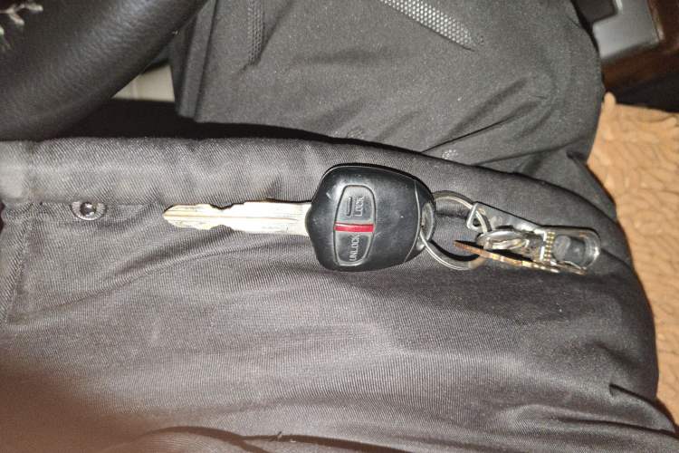 Used Mitsubishi Pajero Sport 2013 3.0L Automatic 4x4 Flagship Edition Vehicle Key