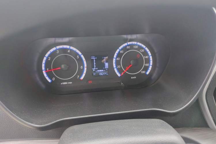 Used Chana Ruixing M60 2023 1.6L CNG Comfort-Grade 6-Seater Passenger Vehicle
