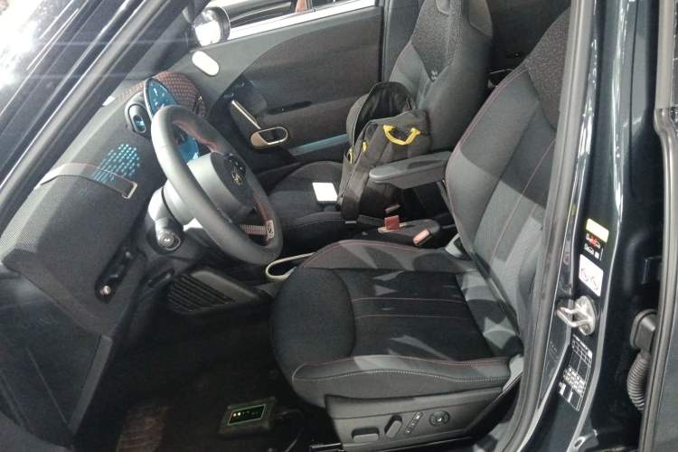 Used MINI Electric ACEMAN 2024 SE Racing Driver Left Front Seat