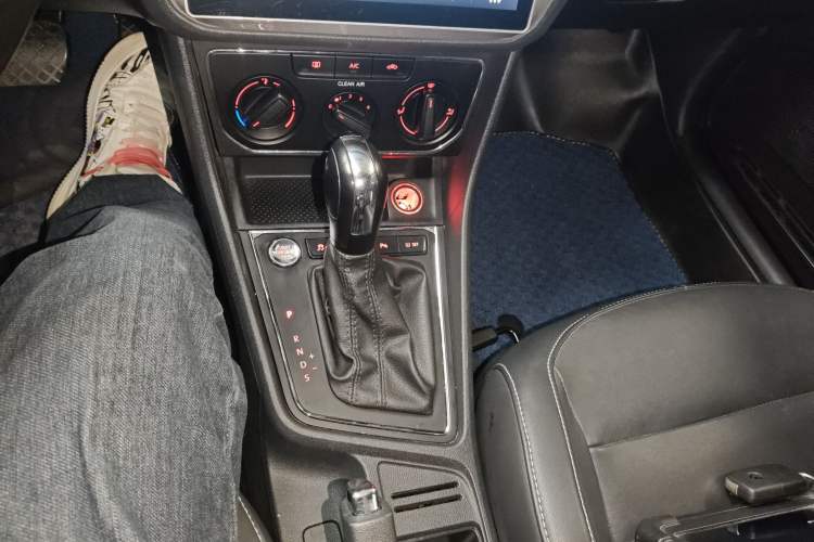 Used Volkswagen Lavida 2017 1.6L Automatic Comfort Edition
