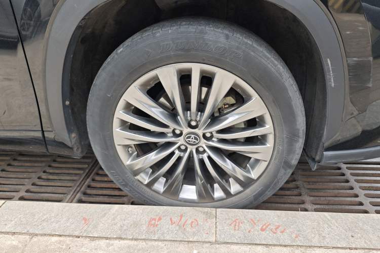 Used Toyota Highlander 2022 Dual-Engine 2.5L Four-Wheel Drive Prestige Version 7 Seats