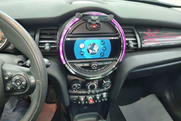 Used MINI 2018 1.5T COOPER Classic Edition Five-Door Version
