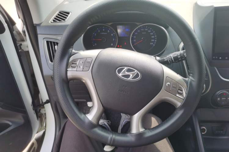 Used Hyundai ix35 2015 2.0L Automatic 2WD Smart Version China V Standard
