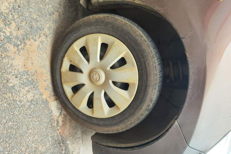 Used Venucia R30 2014 1.2L Manual Enjoyment Edition