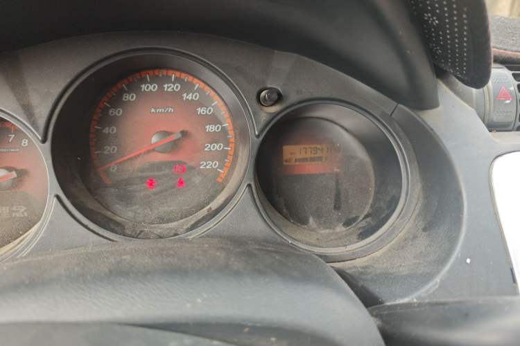 Used Everus S1 2012 1.3L Manual Comfort Edition Odometer Close Up