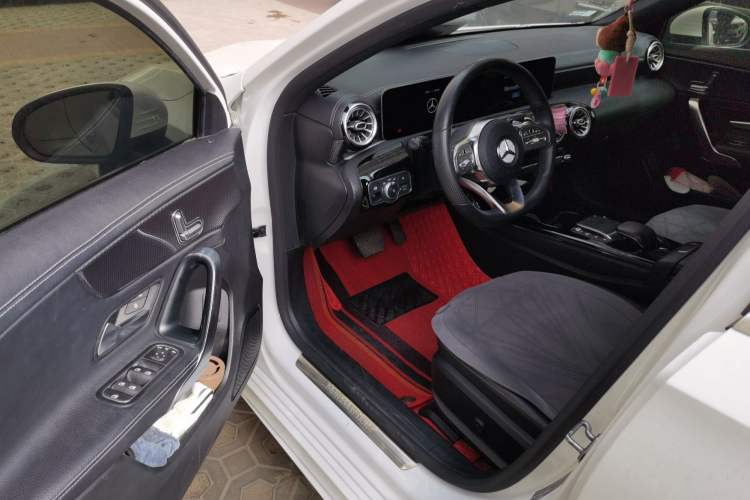 Used Mercedes-Benz A-Class 2020 Restyled A 200 L Sport Sedan Fashion Version Driver Seat