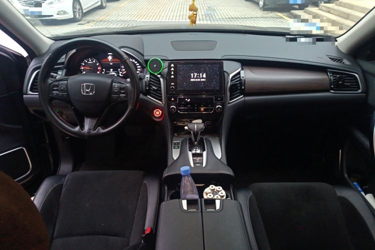 Used Honda Avancier 2017 240TURBO Two-Wheel Drive Elite Edition Center Console