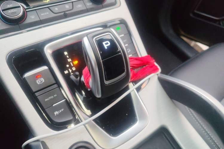 Used Geely Auto Emgrand X7 Sport 2020 1.8TD DCT Two-Wheel Drive Smart Connect 4G-Enabled Version