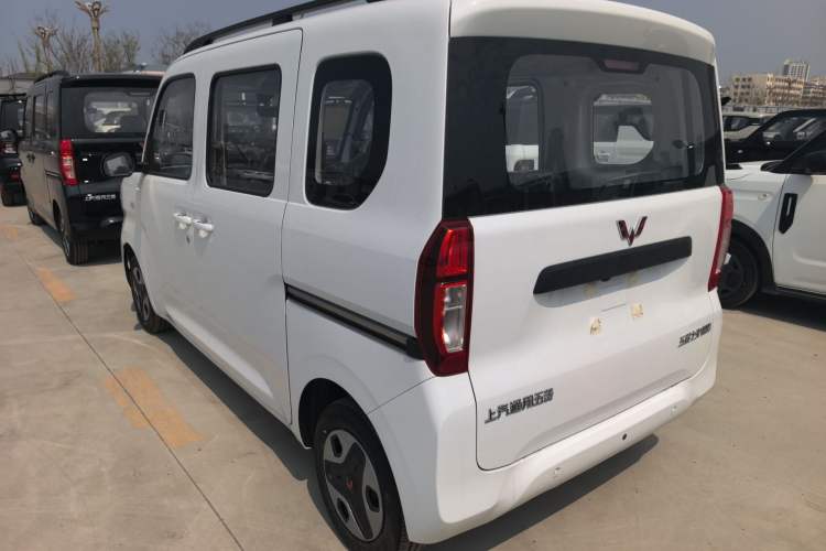 Used Wuling Zhiguang New Energy 2025 Model 305km Ambitious Edition Rear Left 45 Deg