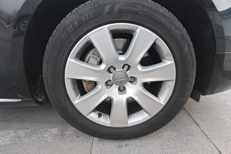 Used Audi A8 2013 A8L 45 TFSI quattro Comfort model
