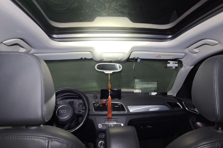 Used Audi Q3 2015 35 TFSI Comfort Model Headliner