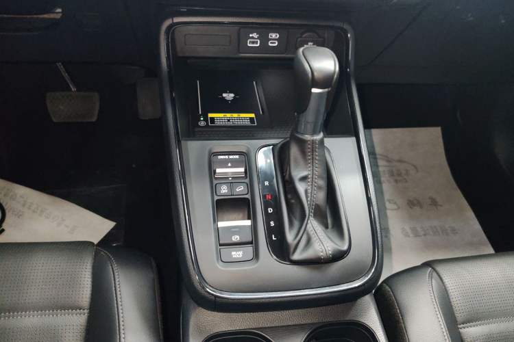 Used Honda CR-V 2024 240TURBO Two-Wheel-Drive FENGSHANG Edition 5 Seats Gear Lever