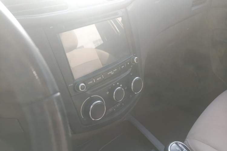 Used Wuling Hongguang 2019 1.5L S Comfort Edition China VI LAR