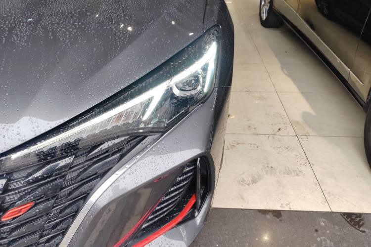 Used CHANGAN Eado 2024 PLUS Blue Whale NE 1.4T GDI DCT High-Energy Edition Left Front Headlight