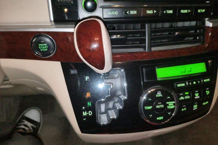 Used Toyota Previa 2012 2.4L 7-Seater Luxury Edition Gear Lever