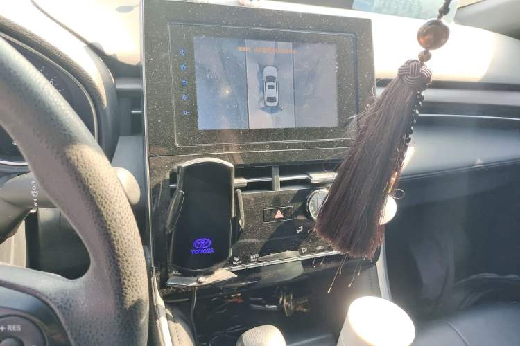 Used Toyota Avalon 2022 2.0L Ambition Edition Audio And AC Panel