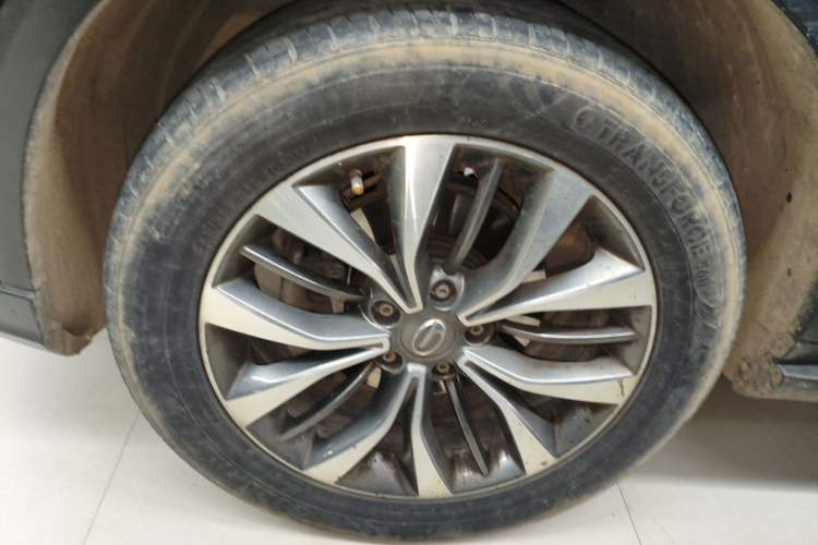 Used GAC Trumpchi GS8 2019 390T Two-Wheel Drive Luxury Smart Connectivity Version (7 Seats) Left Front Wheel Hub